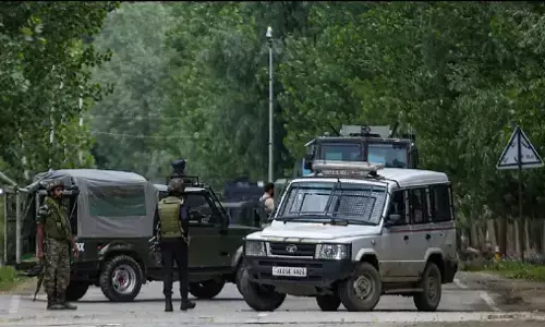 Jammu Kashmir Encounter: बांदीपोरा में सुरक्षा बलों और आतंकियों के बीच मुठभेड़, गोलीबारी जारी