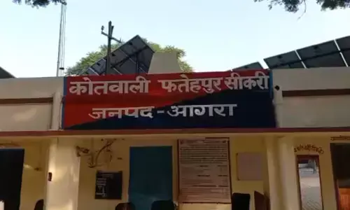 Fatehpur Crime News: लेखपाल, फतेहपुर में कानूनगो ने कब्रिस्तान पर चलवा दी जेसीबी ! एसडीएम को पता नहीं? दलित परिवारों ने डीएम से लगाई गुहार Fatehpur Crime News: लेखपाल, फतेहपुर में कानूनगो ने कब्रिस्तान पर चलवा दी जेसीबी ! एसडीएम को पता नहीं? दलित परिवारों ने डीएम से लगाई गुहार