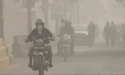 UP Air Pollution: दिल्ली ही नहीं यूपी के इन शहरों की हवा भी हुई जहरीली, सबसे खराब यहां का है एक्यूआई