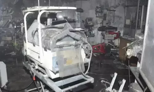 Jhansi Medical College Fire: मेडिकल कॉलेज में आग लगने की वजह आई सामने, CM योगी ने 5-5 लाख के मुआवजे का किया ऐलान