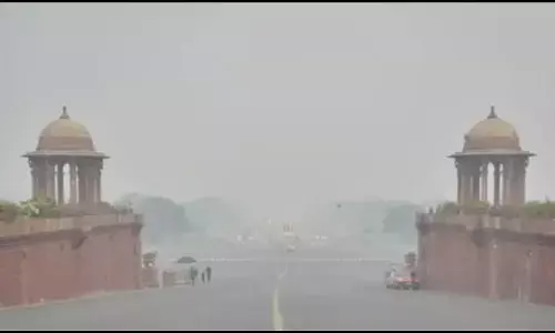 Weather update: दिल्ली में छाया जहरीले धुएं वाला स्मॉग, थमी हवा की रफ्तार, जानें आने वाले दिनों में कैसा रहेगा मौसम