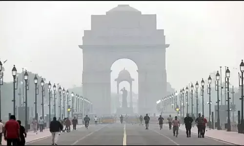Delhi Pollution: दिल्लीवालों को मिली प्रदूषण से थोड़ी राहत, लेकिन सांसों पर खतरा बरकरार, जानें आज कहां कितना है AQI Delhi Pollution: दिल्लीवालों को मिली प्रदूषण से थोड़ी राहत, लेकिन सांसों पर खतरा बरकरार, जानें आज कहां कितना है AQI