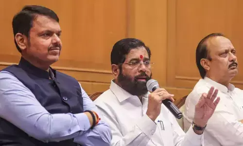 Maharashtra CM Suspense: महाराष्ट्र का CM कौन? फडणवीस के नाम पर एकनाथ शिंदे तैयार, लेकिन विभागों को लेकर फंसा पेंच! जानिए किसे-क्या हुआ ऑफर