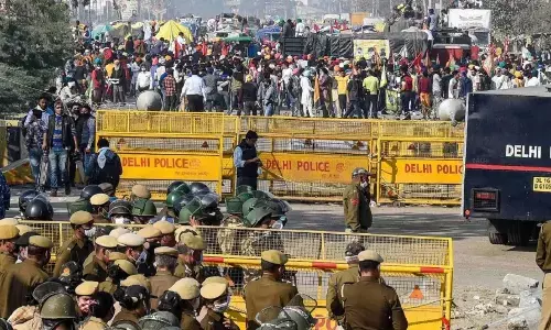 Farmers Protest: किसानों का आज दिल्ली कूच, नोएडा के चिल्ला बॉर्डर भयंकर जाम...चप्पे-चप्पे पर तैनात पुलिस