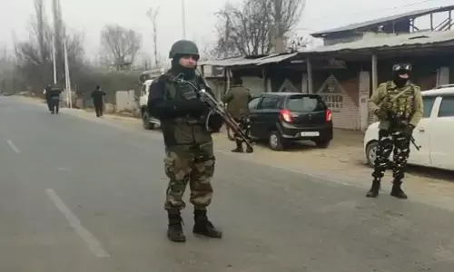 Jammu Kashmir News: рдЬрдореНрдореВ-рдХрд╢реНрдореАрд░ рдХреЛ рджрд╣рд▓рд╛рдиреЗ рдХреА рд╕рд╛рдЬрд┐рд╢ рдирд╛рдХрд╛рдо, рд╢реНрд░реАрдирдЧрд░-рдмрд╛рд░рд╛рдореВрд▓рд╛ рд╣рд╛рдИрд╡реЗ рдкрд░ рдорд┐рд▓рд╛ IED рд╕реЗ рднрд░рд╛ рд╕рдВрджрд┐рдЧреНрдз рдмреИрдЧ Jammu Kashmir News: рдЬрдореНрдореВ-рдХрд╢реНрдореАрд░ рдХреЛ рджрд╣рд▓рд╛рдиреЗ рдХреА рд╕рд╛рдЬрд┐рд╢ рдирд╛рдХрд╛рдо, рд╢реНрд░реАрдирдЧрд░-рдмрд╛рд░рд╛рдореВрд▓рд╛ рд╣рд╛рдИрд╡реЗ рдкрд░ рдорд┐рд▓рд╛ IED рд╕реЗ рднрд░рд╛ рд╕рдВрджрд┐рдЧреНрдз рдмреИрдЧ