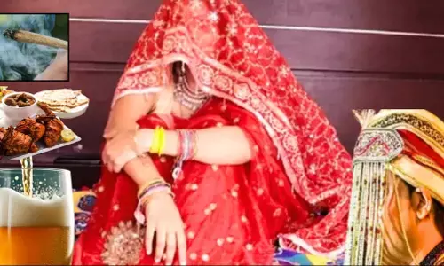 Suhagrat News in UP: सुहागरात पर दुल्हन की अनोखी डिमांड, बोली-बीयर के साथ गांजा और नॉनवेज भी है खाना Suhagrat News in UP: सुहागरात पर दुल्हन की अनोखी डिमांड, बोली-बीयर के साथ गांजा और नॉनवेज भी है खाना