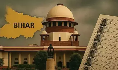 Bihar SIR: आरोपों के सैलाब में गायब होती चुनाव आयोग की पारदर्शिता Bihar SIR: आरोपों के सैलाब में गायब होती चुनाव आयोग की पारदर्शिता