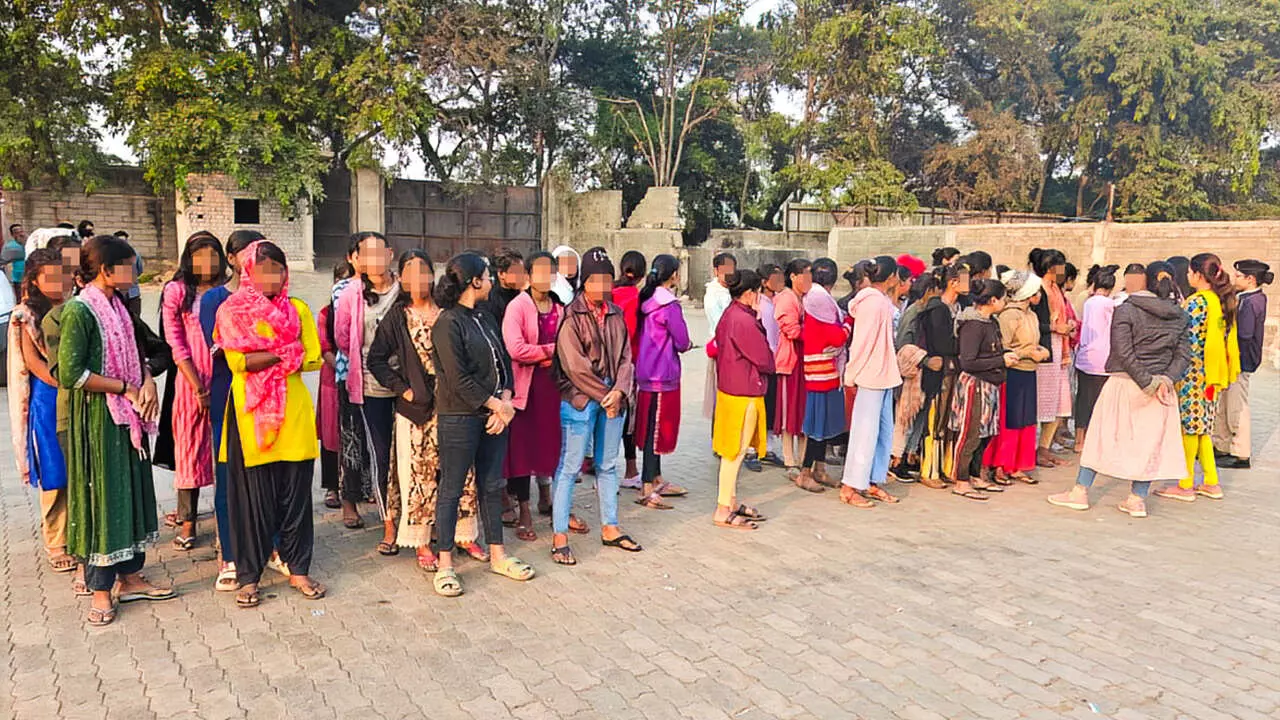 रायपुर की मशरूम यूनिट से अमानवीय स्थितियों में काम कर रहे 120 बाल मजदूरों को मुक्त कराया रायपुर की मशरूम यूनिट से अमानवीय स्थितियों में काम कर रहे 120 बाल मजदूरों को मुक्त कराया