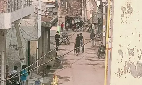 बखौफ बदमाशों ने खुलेआम चलायी गोलियां,वीडियो हुआ वायरल बखौफ बदमाशों ने खुलेआम चलायी गोलियां,वीडियो हुआ वायरल