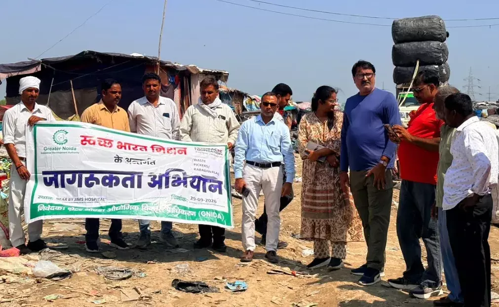 स्वच्छता और कचरा न जलाने के प्रति कबाड़ी एवं कचरा बीनने वाले श्रमिकों को किया जागरुक स्वच्छता और कचरा न जलाने के प्रति कबाड़ी एवं कचरा बीनने वाले श्रमिकों को किया जागरुक