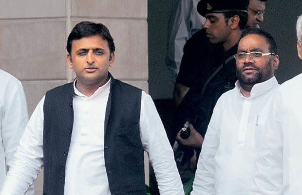 अखिलेश बोले मौर्य अच्छे, मौर्य बोले तुम चोर और गुंडे हो अखिलेश बोले मौर्य अच्छे, मौर्य बोले तुम चोर और गुंडे हो