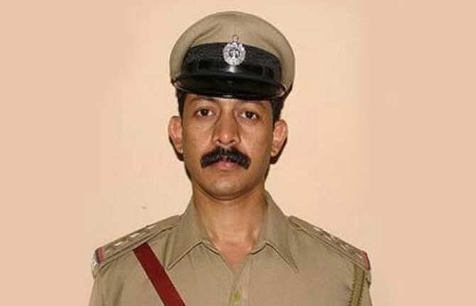 कांग्रेसी मंत्री की बजह से पुलिस के डीएसपी ने लगाई फांसी कांग्रेसी मंत्री की बजह से पुलिस के डीएसपी ने लगाई फांसी
