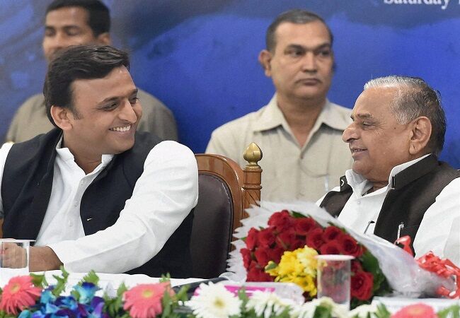 आय से अधिक संपत्ति केस में मुलायम परिवार पर आई नई मुसीबत आय से अधिक संपत्ति केस में मुलायम परिवार पर आई नई मुसीबत