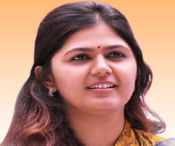 पंकजा मुंडे को एक और झटका, हाईकोर्ट ने रद्द किए 6,300 करोड़ का टेंडर पंकजा मुंडे को एक और झटका, हाईकोर्ट ने रद्द किए 6,300 करोड़ का टेंडर