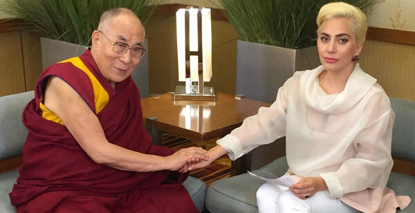 अमेरिकी सिंगर लेडी गागा ने दलाई लामा से की मुलाकात, भड़के चीन ने जताई आपत्ति