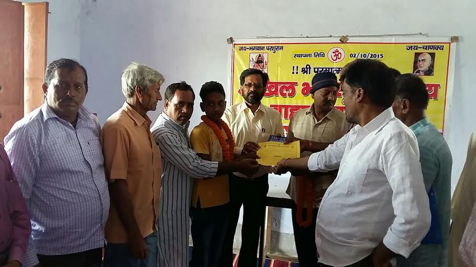 मेघावी छात्रों को सम्मानित किया गया मेघावी छात्रों को सम्मानित किया गया