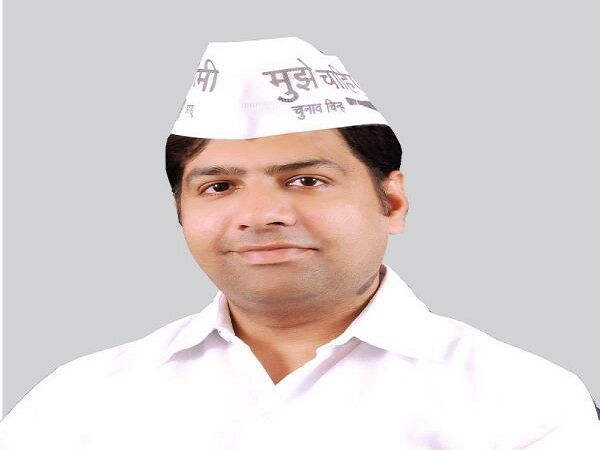 केजरीवाल के विधायक पर 4 दिन में दूसरी केस दर्ज, बुजुर्ग को थप्पड़ मारने का आरोप केजरीवाल के विधायक पर 4 दिन में दूसरी केस दर्ज, बुजुर्ग को थप्पड़ मारने का आरोप