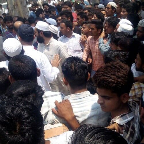 धार्मिक पुस्तक के अपमान पर रुड़की में बवाल, पूर्व विधायक प्रणव चैंपियन के महल पर हमला
