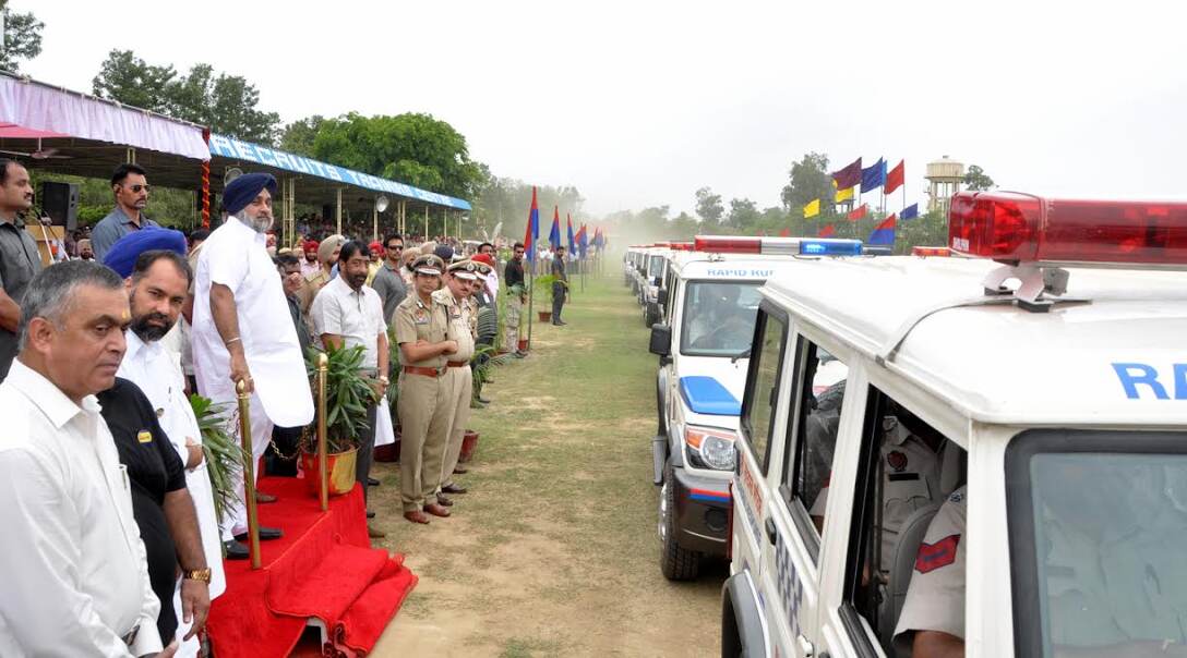 सुखबीर द्धारा देश की प्रथम रूरल रेपिड पुलिस रिस्पांस व्यवस्था की शुरआत सुखबीर द्धारा देश की प्रथम रूरल रेपिड पुलिस रिस्पांस व्यवस्था की शुरआत