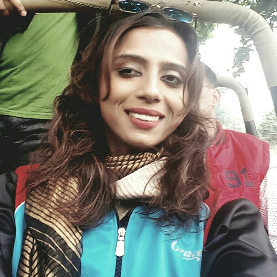 डीएम ने जब एक किलो करेले के सब्जी 1550 रूपये में खरीदी, फिर क्या बदल गये सब्जी बेचने बाली मूना के दिन