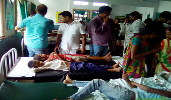 औरंगाबाद में मिड डे मील खाने से सैकड़ों बच्चे बीमार, अस्पताल में चल रहा इलाज