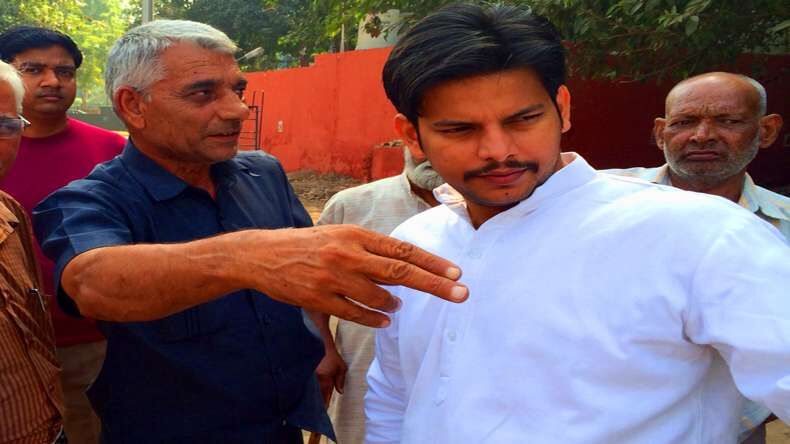 केजरीवाल के एक और विधायक मुश्किल में, महिला से छेड़खानी पर FIR दर्ज केजरीवाल के एक और विधायक मुश्किल में, महिला से छेड़खानी पर FIR दर्ज