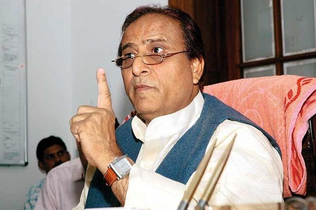 आज़म ने बताया कौन से मुस्लिम है कुत्ते! आज़म ने बताया कौन से मुस्लिम है कुत्ते!