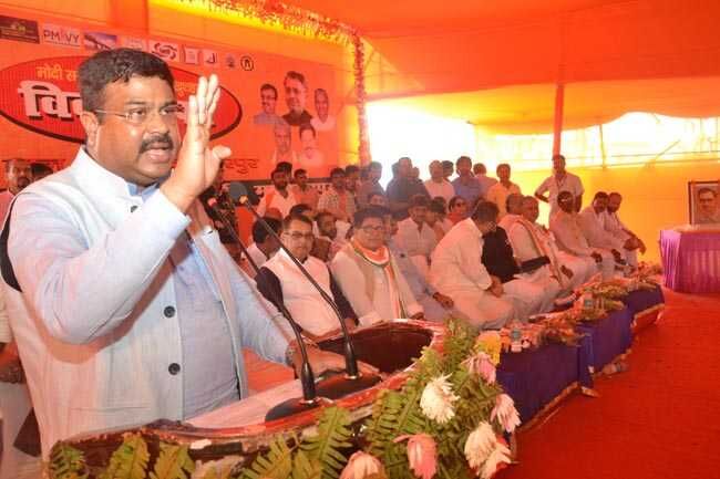 मुजफ्फरपुर गैस बॉटलिंग प्लांट पाइप लाइन से जुड़ेगा: धर्मेंद्र प्रधान मुजफ्फरपुर गैस बॉटलिंग प्लांट पाइप लाइन से जुड़ेगा: धर्मेंद्र प्रधान