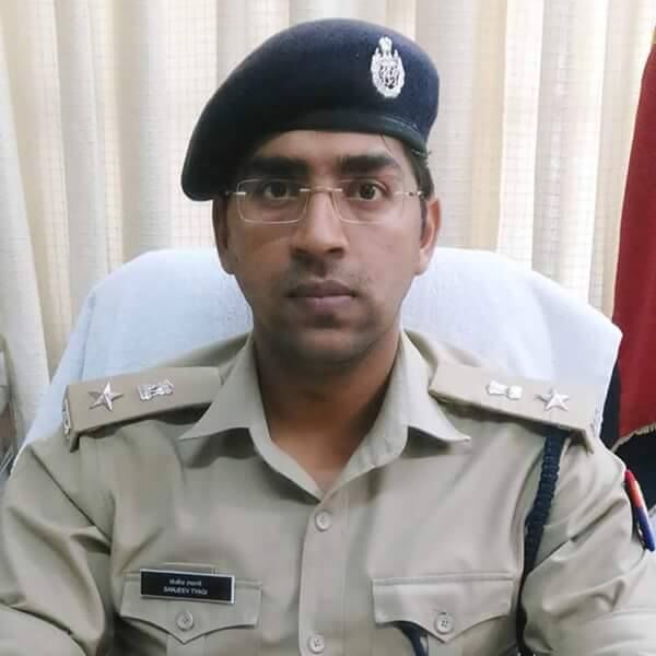 रामपुर एसपी ने कायम की मिसाल अपराध होने से पहले पहुच गए मोके पर रामपुर एसपी ने कायम की मिसाल अपराध होने से पहले पहुच गए मोके पर
