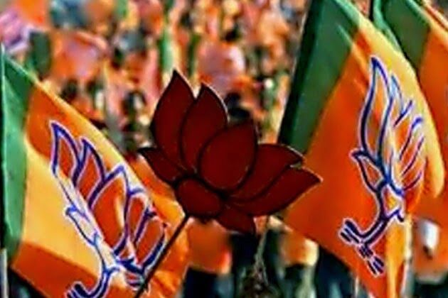 MCD चुनाव में बीजेपी को बड़ा झटका, मनोज तिवारी हैरान!