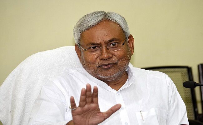 JDU की बैठक खत्म, भ्रष्टाचार को लेकर थोड़ी ही देर में नीतीश ले सकते हैं बड़ा फैसला JDU की बैठक खत्म, भ्रष्टाचार को लेकर थोड़ी ही देर में नीतीश ले सकते हैं बड़ा फैसला