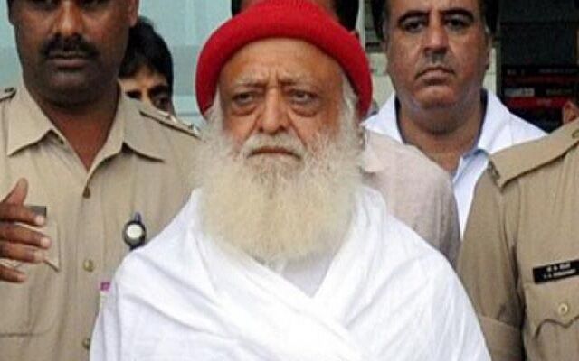 Asaram Bapu Case : दुष्कर्म पीड़िता के परिवार को मिली जान से मारने की धमकी, बढ़ाई गई सुरक्षा