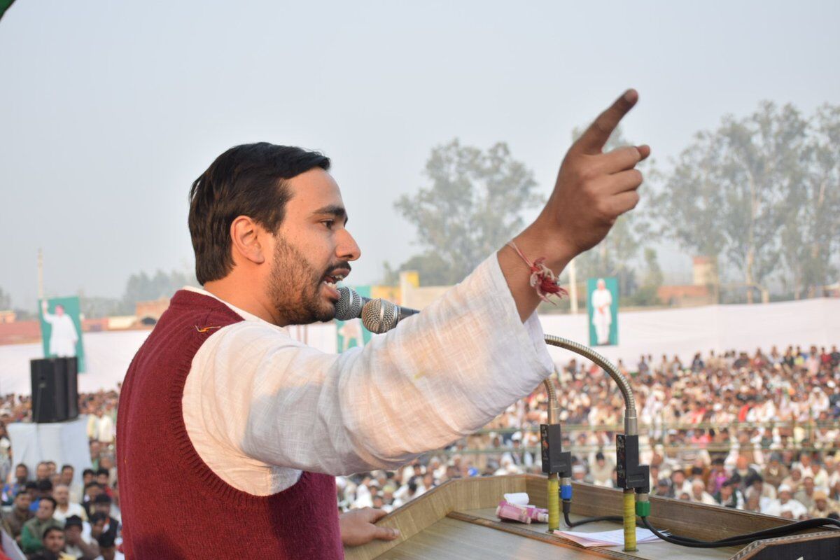 जुगाड़ उस चायवाले का नहीं है जिसने नाले की गैस से चाय बना ली, खतरा तो इस बात का है - जयंत चौधरी जुगाड़ उस चायवाले का नहीं है जिसने नाले की गैस से चाय बना ली, खतरा तो इस बात का है - जयंत चौधरी