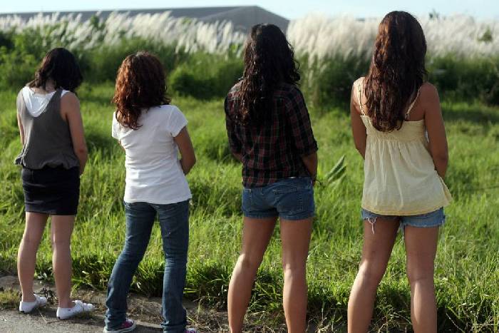 अब महिलाएं करेंगी खड़े होकर यूरिन, सिर्फ इतनी कम कीमत की किट से!