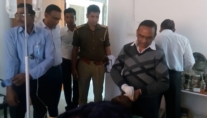 उधार में दिए रुपए वापस मांगने पर पड़ोसियों ने कुल्हाड़ी से किया हमला उधार में दिए रुपए वापस मांगने पर पड़ोसियों ने कुल्हाड़ी से किया हमला
