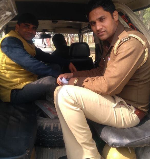 अभी अभी: उत्तर प्रदेश करणी सेना के अध्यक्ष नॉएडा में गिरफ्तार अभी अभी: उत्तर प्रदेश करणी सेना के अध्यक्ष नॉएडा में गिरफ्तार