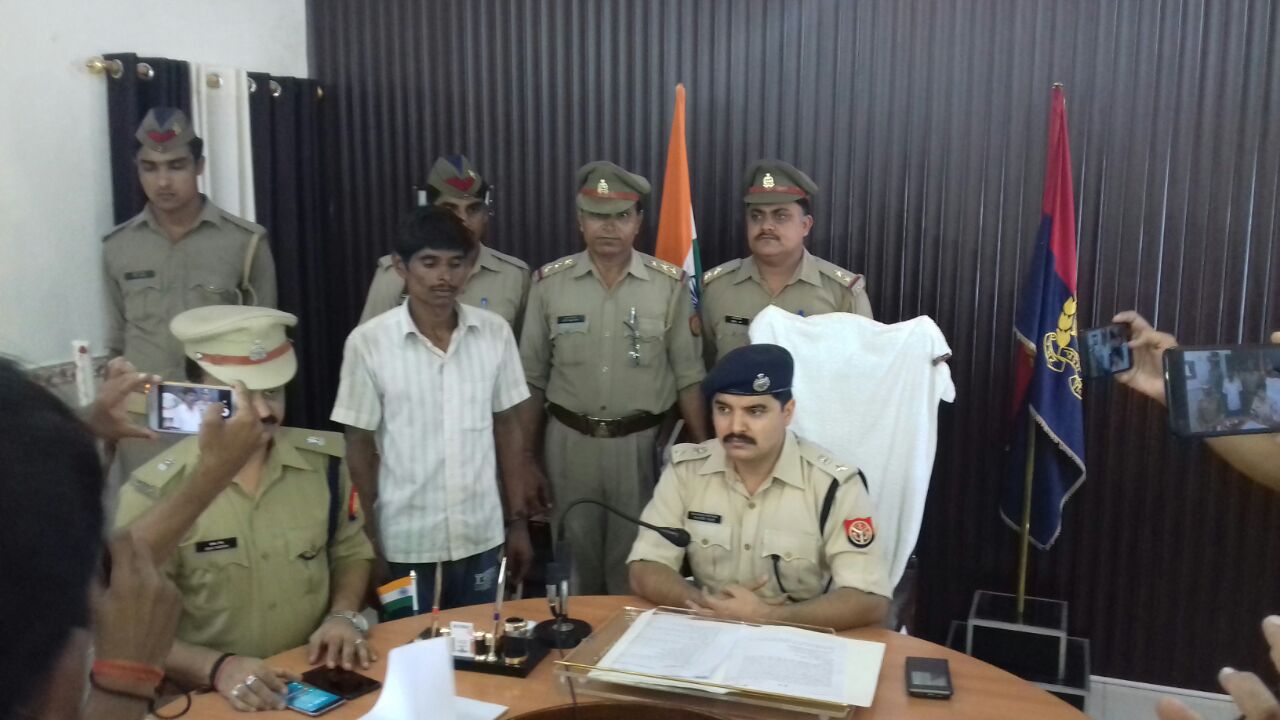 पीलीभीत पुलिस ने सुलझाई हत्या की गुत्थी, अवैध सम्बन्ध के चलते पति ने पत्नी को उतारा मौत के घाट