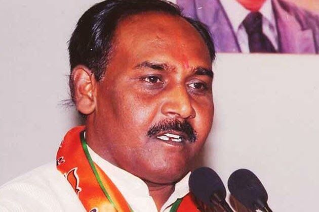 MP: कांग्रेस MLA माखन लाल की हत्या में बीजेपी मंत्री लाल सिंह के खिलाफ अरेस्ट बारंट जारी! MP: कांग्रेस MLA माखन लाल की हत्या में बीजेपी मंत्री लाल सिंह के खिलाफ अरेस्ट बारंट जारी!