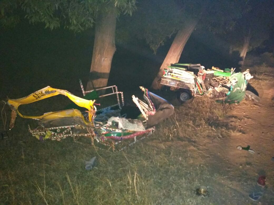 अभी अभी: झारखंड के गुमला में NH 23 पर ट्रक और ऑटो रिक्शा की टक्कर , 11 की मौत , पांच घायल अभी अभी: झारखंड के गुमला में NH 23 पर ट्रक और ऑटो रिक्शा की टक्कर , 11 की मौत , पांच घायल