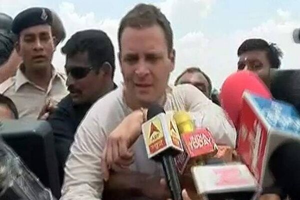 मंदसौर जा रहे राहुल गांधी नीमच में गिरफ्तार, कहा- किसानों को सिर्फ गोली दे सकते हैं मोदी