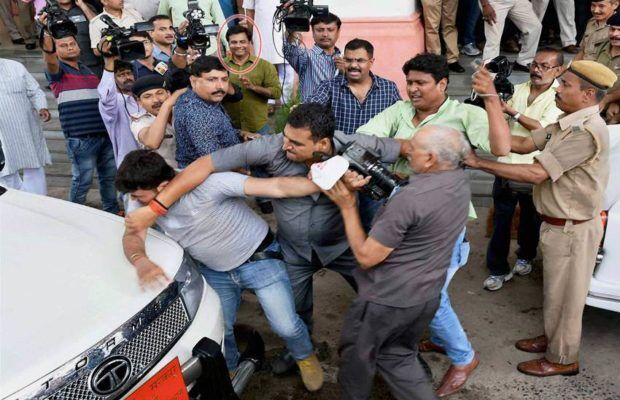 पत्रकारोें की सेक्यूलर पिटाई! चारों ओर चुप्पी का अर्थ क्या है?