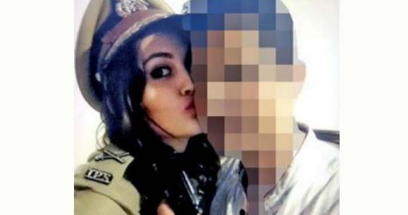 UP STF ने यूक्रेनियन मॉडल को होटल से किया गिरफ्तार, हनी ट्रैप में IPS के फंसने की आशंका! UP STF ने यूक्रेनियन मॉडल को होटल से किया गिरफ्तार, हनी ट्रैप में IPS के फंसने की आशंका!