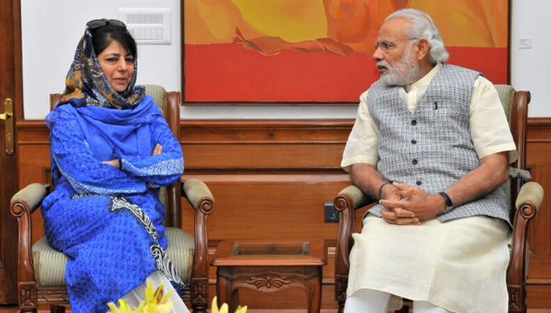 PM मोदी के लाहौर यात्रा का CM महबूबा ने किया समर्थन, कहा- कश्मीर समस्या का हल निकाल सकते हैं मोदी PM मोदी के लाहौर यात्रा का CM महबूबा ने किया समर्थन, कहा- कश्मीर समस्या का हल निकाल सकते हैं मोदी