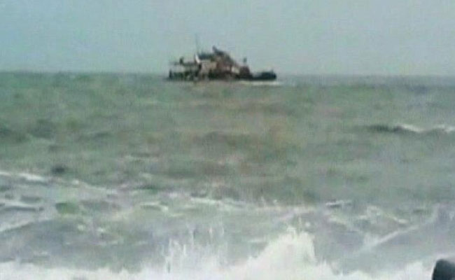 लीबिया में जहाज के दुर्घटनाग्रस्त,  90 लोग लापता, आठ की मौत