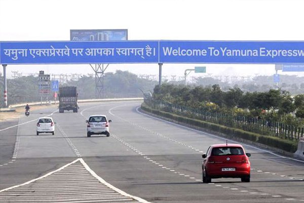 जेपी ग्रुप को बड़ा झटका, टोल भी नहीं बसूल पायेंगे यमुना एक्सप्रेस वे पर