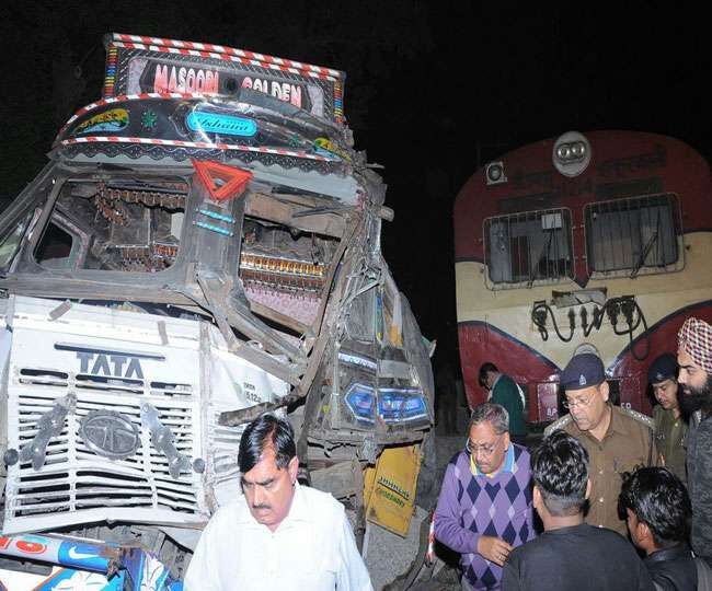 अभी अभी: उत्तर प्रदेश में हुआ बड़ा ट्रेन हादसा, अब तक दो की मौत