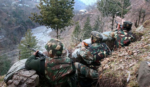 भारत-पाकिस्तान अंतरराष्ट्रीय सीमा पर दो घुसपैठिए ढेर, पाकिस्तानी नोट बरामद भारत-पाकिस्तान अंतरराष्ट्रीय सीमा पर दो घुसपैठिए ढेर, पाकिस्तानी नोट बरामद