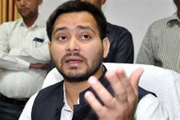 LIVE: फ्लोर टेस्ट से पहले विधानसभा में हंगामा, तेजस्वी बोले- हे राम से जयश्रीराम हो गए नीतीश LIVE: फ्लोर टेस्ट से पहले विधानसभा में हंगामा, तेजस्वी बोले- हे राम से जयश्रीराम हो गए नीतीश