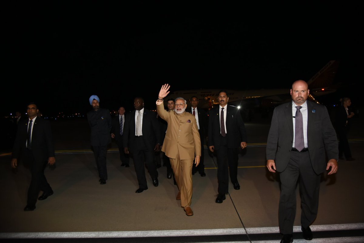 पीएम नरेंद्र मोदी पहुंचे अमेरिका, राष्ट्रपति डोनाल्ड ट्रंप ने बताया सच्चा मित्र