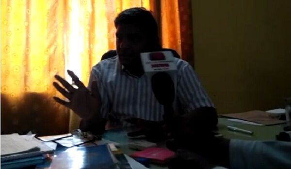 काम का विरोध करने पर ,बिजली विभाग के अधिकारियो ने दिया सही काम करने का आश्वासन काम का विरोध करने पर ,बिजली विभाग के अधिकारियो ने दिया सही काम करने का आश्वासन